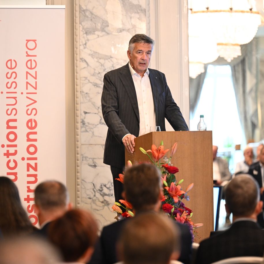 Assemblée plénière et événement de session : dossiers politiques, densification et changements au sein du comité